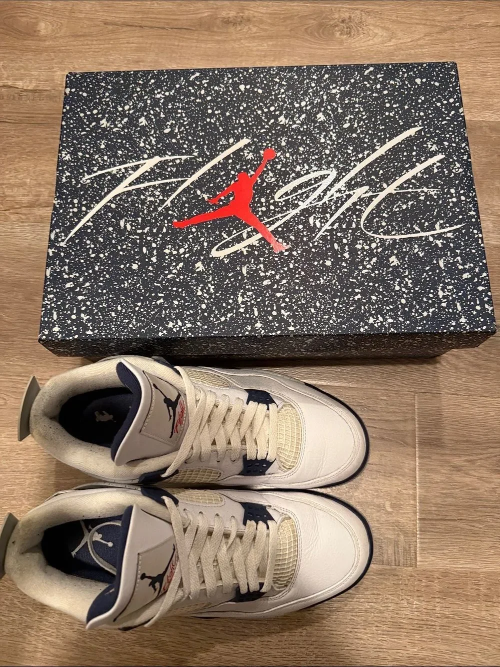 Jordan Men's White & Navy Retro Basketball Sneakers
